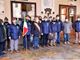 Foto di gruppo per le Penne nere insieme al sindaco Dovetta