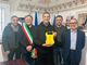 Roburent, installato in piazza Magnano un defibrillatore donato dal giovane commerciante Luca Vallati