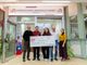 Da sinistra: il direttore della Fondazione Ospedale Cuneo ETS Massimo Silumbra, i dipendenti dell’Ipercoop Corrado Gandolfo e Marta Bresolin, il direttore dell’Ipercoop Davide Nusdeo, la fundraiser per Fondazione Ospedale Cuneo ETS Anna Cattaneo