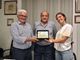 Flavio Zunino con il presidente dell'Avis provinciale Valentino Piacenza e la consigliera Matilda Brero