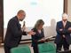 La consegna del libro di Tiziana Martino alla ministra Casellati La consegna del libro di Tiziana Martino alla ministra Casellati