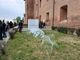 Saluzzo, installazione alla Castiglia che evoca l'ora d'aria del suo vissuto carcerario