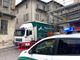Bra, autocarro urta ponteggio: traffico interdetto in piazza Caduti per la Libertà