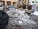 A Boves in piazza Italia la neve ammucchiata copre il parcheggio rosa: "Non c'era altra soluzione?" A Boves in piazza Italia la neve ammucchiata copre il parcheggio rosa: "Non c'era altra soluzione?"