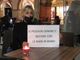 "Il peggior crimine è...restare con le mani in mano", la protesta silenziosa dei bar di Savigliano contro la chiusura delle 18 "Il peggior crimine è...restare con le mani in mano", la protesta silenziosa dei bar di Savigliano contro la chiusura delle 18