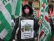 Gli operatori hanno protestato sotto le finestre della Regione in piazza Castello Gli operatori hanno protestato sotto le finestre della Regione in piazza Castello
