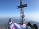 La bandiera di Saluzzo Monviso 2024 sventola a 3.841 metri sulla cima del Monviso