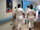 In Piemonte mancano 11mila camici bianchi. Chiamarli eroi non basta più