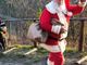 Stupore e fascino: Babbo Natale ha fatto visita ai bimbi di Castellinaldo Stupore e fascino: Babbo Natale ha fatto visita ai bimbi di Castellinaldo
