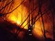 Vigili del fuoco ed AIB impegnati nelle operazioni di spegnimento (copyright targatocn)