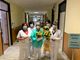 Rose gialle donate dal club Zonta Saluzzo al personale femminile sanitario dell'ospedale