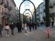 Tanta gente nel pomeriggio a Cuneo, tra negozi aperti, Trovarobe e la Befana del vigile Tanta gente nel pomeriggio a Cuneo, tra negozi aperti, Trovarobe e la Befana del vigile