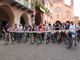 Immagine di repertorio, Alba in bici in un'edizione passata