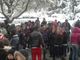 Gli studenti del "Donadio" in cortile durante la protesta (© targatocn.it)