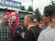 Mobilitazione dei lavoratori davanti ai cancelli Michelin di Cuneo (VIDEO)