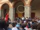 Via Roma inondata dagli artisti di strada per i dieci anni di Shakabum Day a Cuneo (Foto e video)