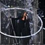 Eurovision, fischi alla cantante israeliana Yuval Rapahel: sventola bandiera palestinese