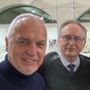 Il senatore Bergesio con Mauro Roggero nella sua gioielleria di Gallo Grinzane Il senatore Bergesio con Mauro Roggero nella sua gioielleria di Gallo Grinzane