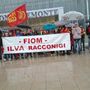 La rappresentanza Fiom di Racconigi davanti al Grattacielo della Regione Piemonte