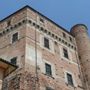 Una veduta del maestoso castello di Roddi