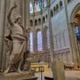 In foto statua di san Giovanni Battista, Cattedrale di St-Jean, a Lione In foto statua di san Giovanni Battista, Cattedrale di St-Jean, a Lione