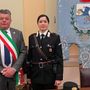 Il sindaco di Dogliani Claudio Raviola e il  maresciallo capo Maria Grazia Piperis