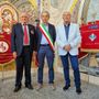 I presidenti di Avis e Fidas, Armando Verrua e Tommaso Allocco, con il sindaco di Bra, Gianni Fogliato I presidenti di Avis e Fidas, Armando Verrua e Tommaso Allocco, con il sindaco di Bra, Gianni Fogliato
