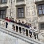 Gabriele Piazzo è il secondo da destra, insieme ai primi dieci studenti d'Italia al concorso di Biologia