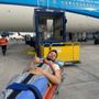 Mattia Vignolo in barella all'aeroporto di Lima in attesa di essere imbarcato sul volo della compagnia olandese Klm