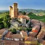 Serralunga Wine Night: il 21 giugno e il 19 luglio torna la magia del vino sotto le torri medievali