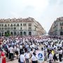 Bande in festa a Cuneo: centinaia di musicisti e majorettes per i 70 anni di ANBIMA