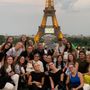 Gli allievi Aurora, Asia, Beatrice, Carlo, Cecilia, Chiara, David, Delia, Francesca B., Francesca F., Giulia F., Giulia P., Letizia, Lorenzo, Maddalena, Martina B., Martina M., Martina V., Michela, Pietro, Valentina dell'Istituto Soleri-Bertoni a Parigi