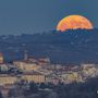 La Superluna a Mondovì nello scatto di Paolo Leone