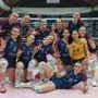 Le pumine festeggiano la vittoria sul campo del Chieri 76 (ph. ufficio stampa Mondovì Volley)