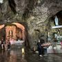 Oggi la messa Pentecoste nella chiesa nella grotta di Santa Lucia a Villanova Mondovì