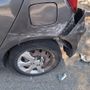 L'auto danneggiata L'auto danneggiata