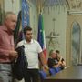 Il momento della protesta della minoranza che abbandona l'aula in Consiglio comunale