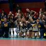 Le Azzurrine festeggiano la vittoria contro il Portorico Le Azzurrine festeggiano la vittoria contro il Portorico