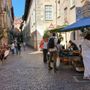 Saluzzo, il “Mercà dle fomne” del sabato in via Volta Saluzzo, il “Mercà dle fomne” del sabato in via Volta