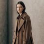 Versatile, elegante, contemporaneo: perché il trench resta un capo irrinunciabile Versatile, elegante, contemporaneo: perché il trench resta un capo irrinunciabile