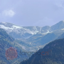 Sembra neve ma è grandine: lo scatto che cattura le Alpi Liguri Sembra neve ma è grandine: lo scatto che cattura le Alpi Liguri