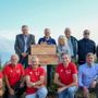 Riposizionato il palo segnaletico al Colle di Sampeyre: un’indicazione stradale che valorizza il territorio (FOTO)