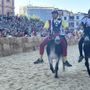 Domenica di festa ad Alba: sfilano i 1.200 figuranti e scatta il Palio degli Asini 2026