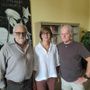In foto, Roberto Borsa e Franca Alladio, coordinatori dello sportello con (a destra) Mauro Stellino presidente Apistom La Granda In foto, Roberto Borsa e Franca Alladio, coordinatori dello sportello con (a destra) Mauro Stellino presidente Apistom La Granda