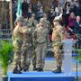 Il saluto tra il Comandante Cittadino e il subentrante Toscano Il saluto tra il Comandante Cittadino e il subentrante Toscano