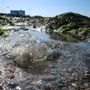 "L’acqua dei nostri fiumi non è un bancomat per bottiglie di plastica e scuse da Medioevo irriguo", la riflessione di Fabrizio Biolè