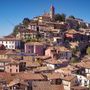 Una veduta del comune langarolo Una veduta del comune langarolo