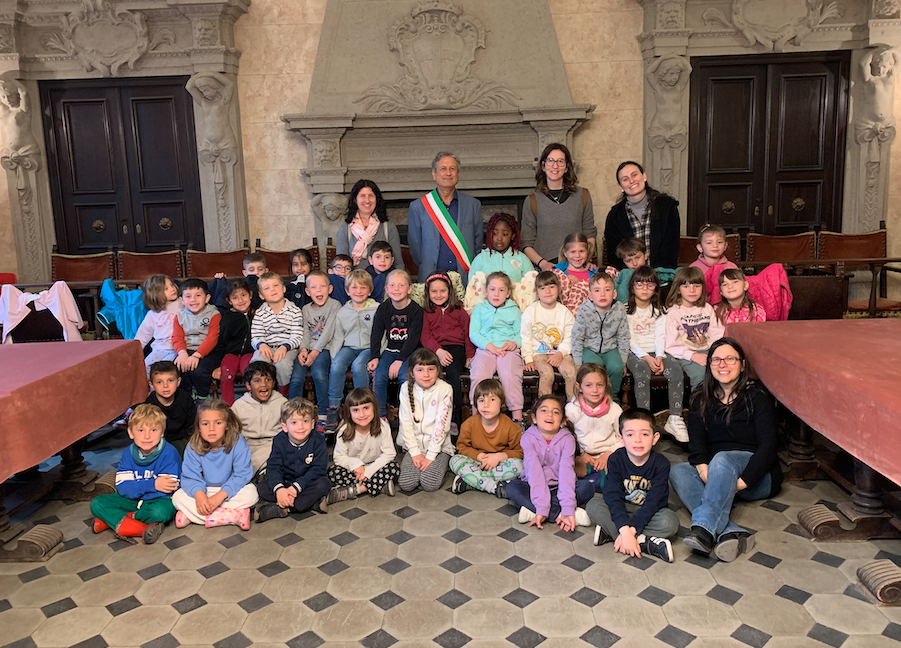 Savigliano, bimbi dell'infanzia alla scoperta del “mestiere” di sindaco