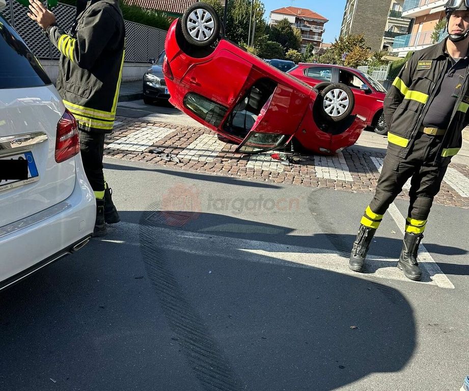 Bra, tre feriti nello scontro tra due auto in via Mercantini - Targatocn.it