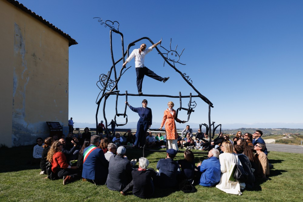 A Dogliani l'ultimo appuntamento di "Opere Vive" con la visita guidata all'opera di Petrit Halilaj A Dogliani l'ultimo appuntamento di "Opere Vive" con la visita guidata all'opera di Petrit Halilaj